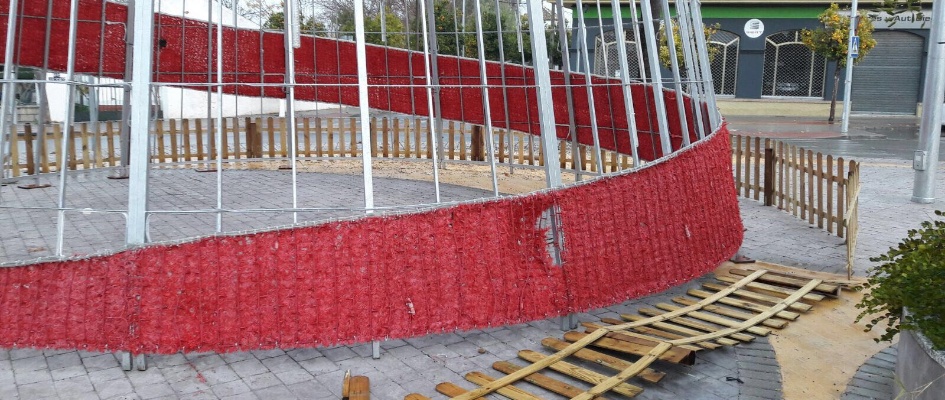 VandalismoArbolNavidad2