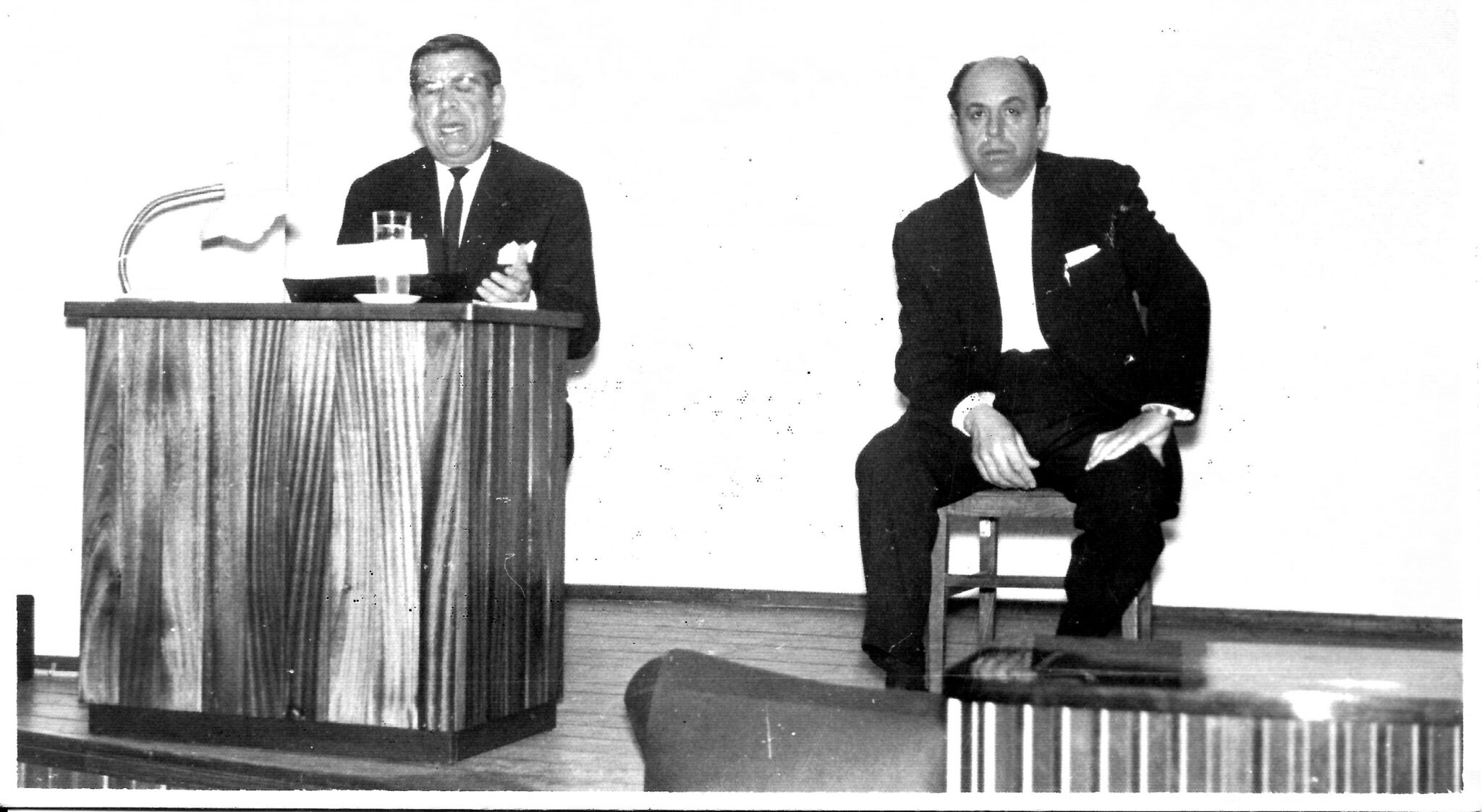 Antonio-y-Ricardo-Molina-Conferencia-de-cante-Foto-Arnaiz-Sevilla-2048x1123